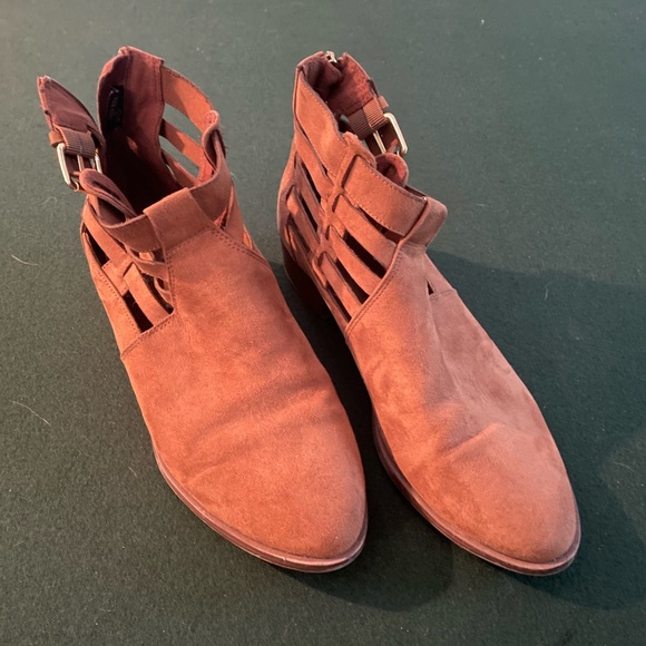 American Eagle Suede Ankle Boots - Picture 1 of 8